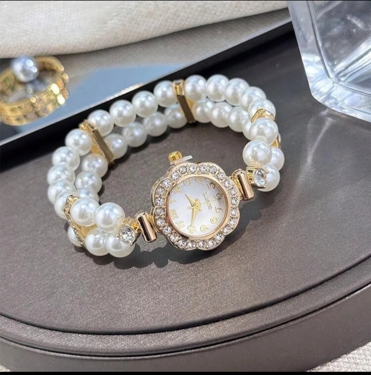watch pearl