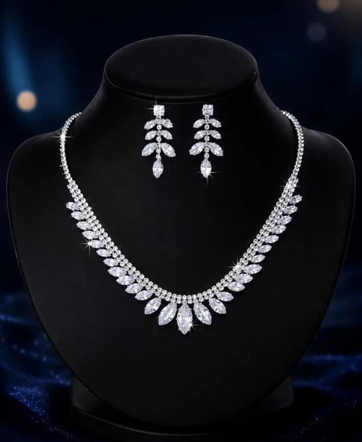 set necklace with earringd