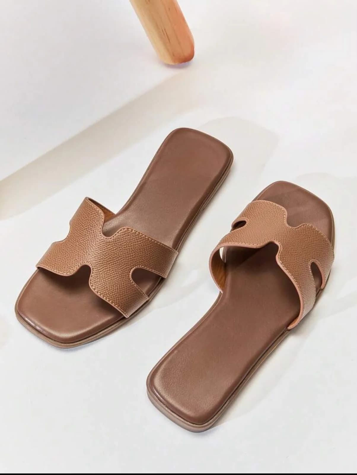 SLIPPER