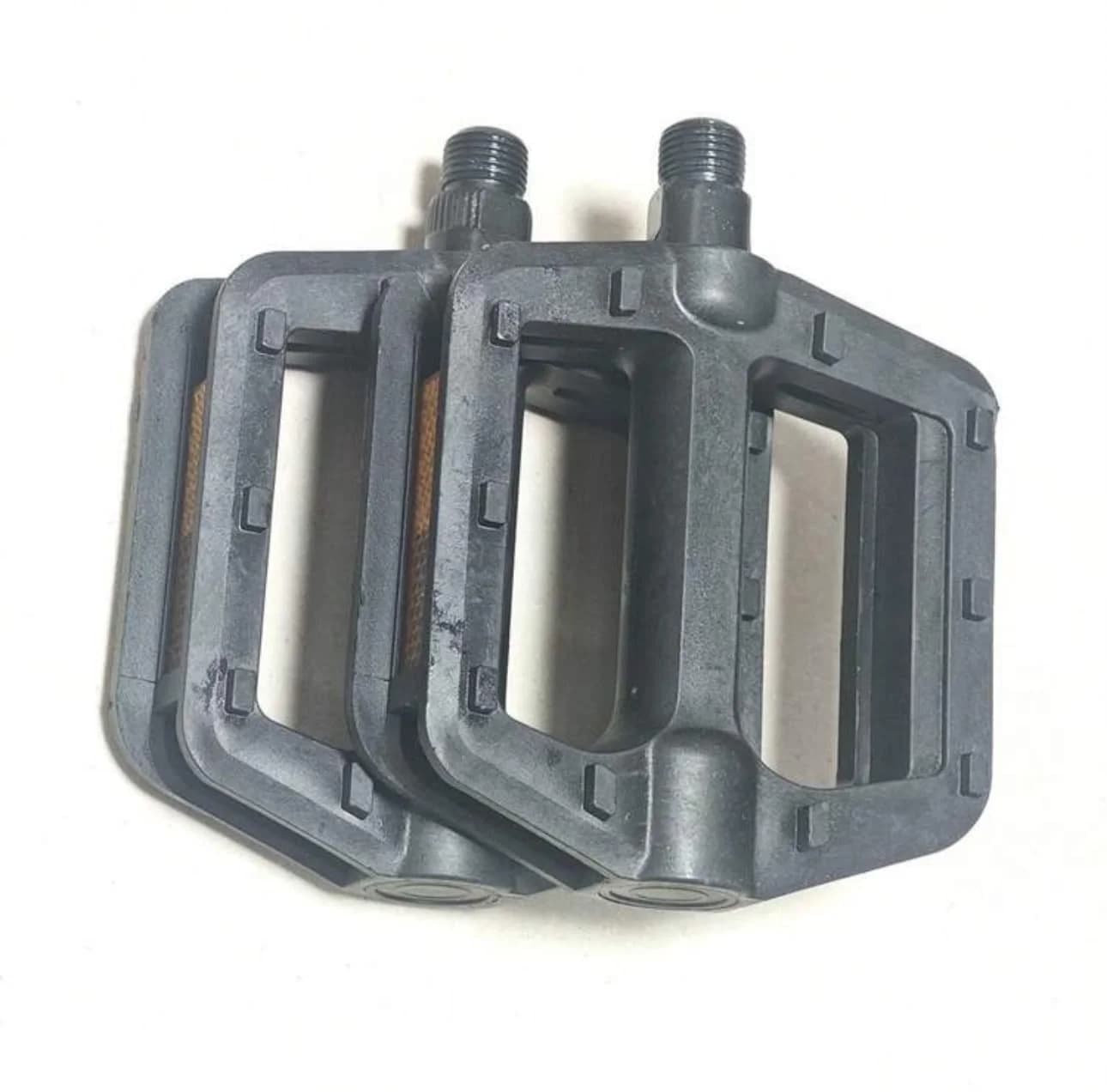 bicycle pedals